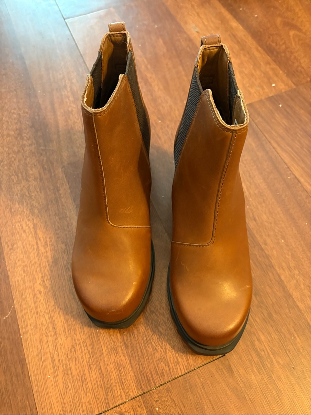 Sorel Women's Tan Leather Chelsea Booties with Elastic Panels